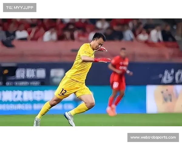 老将华金替补登场创纪录,获全场起立致敬